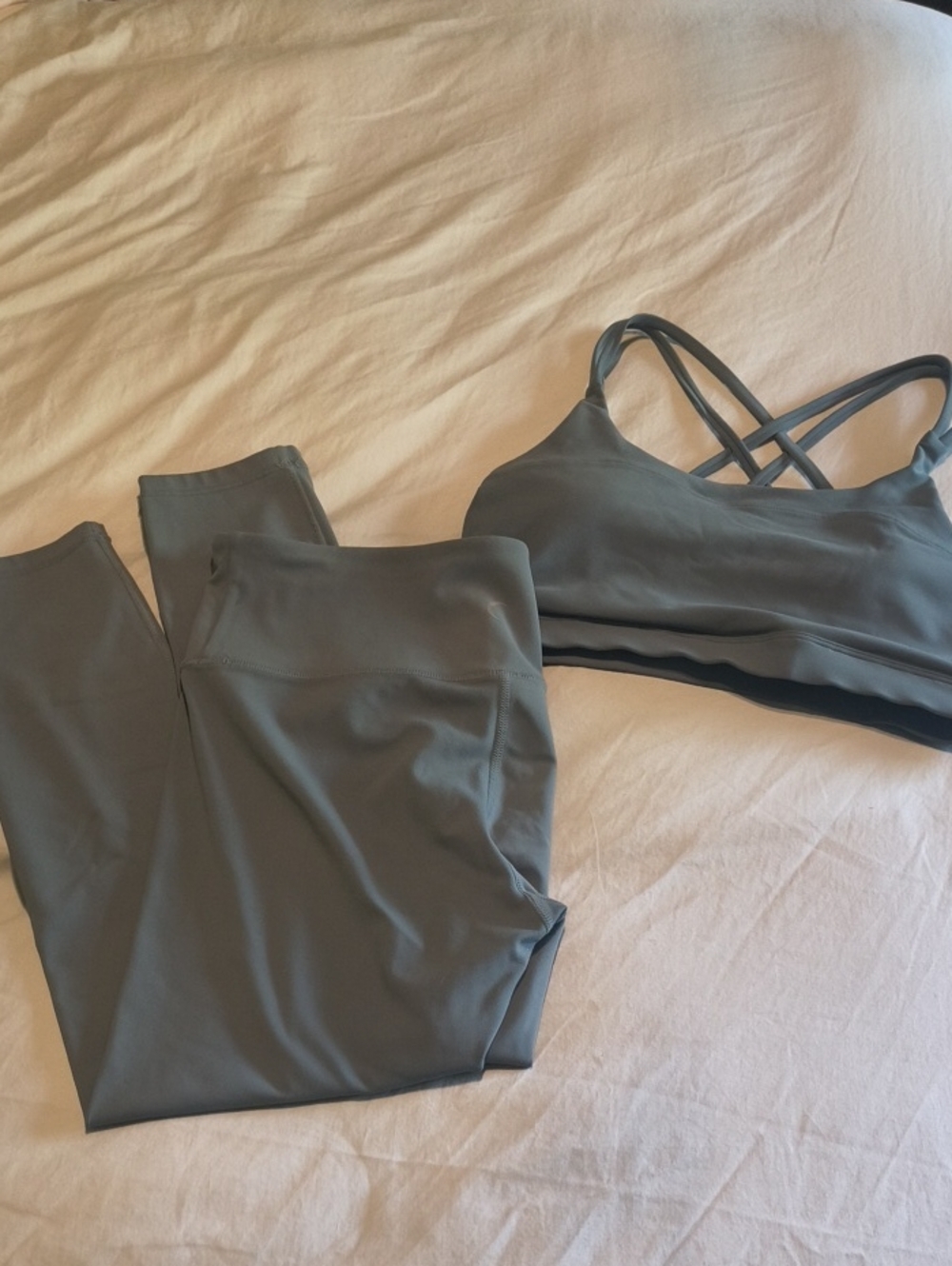 Zyia Women's Blue/Gray Seamless Strappy Sports Bra and Legging Set
